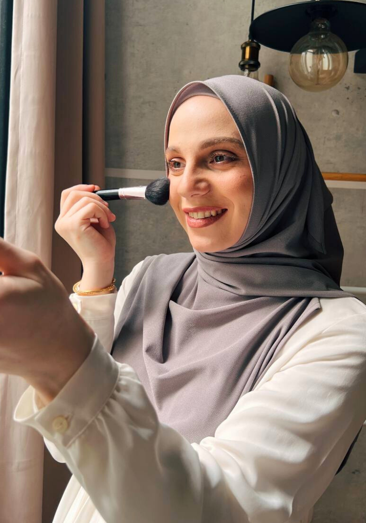 Dalia Set in Taupe Grey