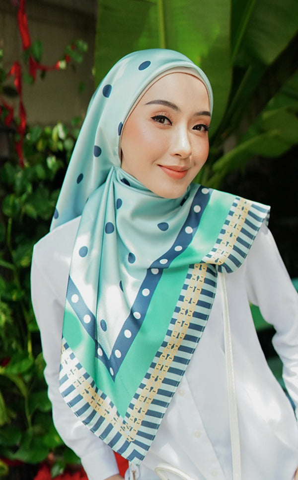 Molly in Turquoise