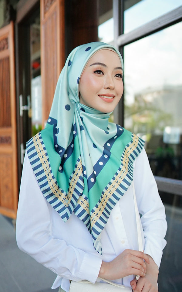 Molly in Turquoise