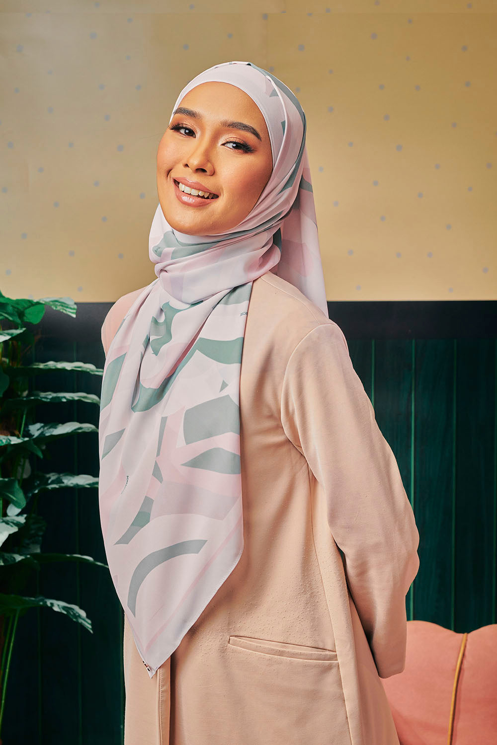 Durra Dalilah Instant Shawl in Dreamy Meadow