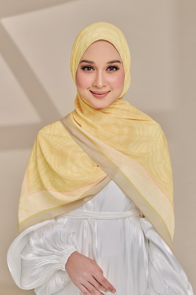 Durra Leanna Shawl in 02 Youthful Yellow
