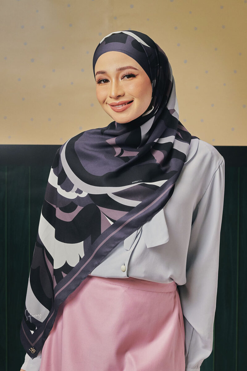 Durra Dalilah Long Shawl in Dusky Berry