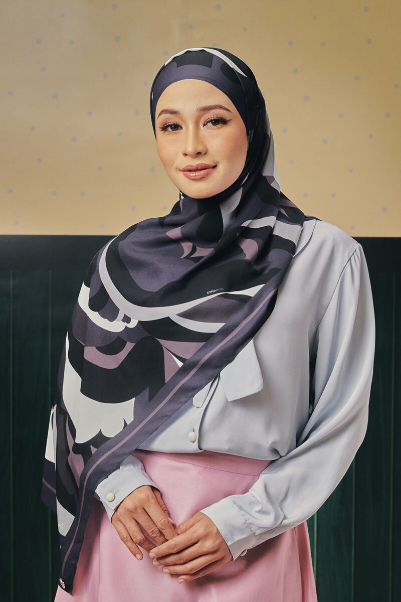 Durra Dalilah Long Shawl in Dusky Berry