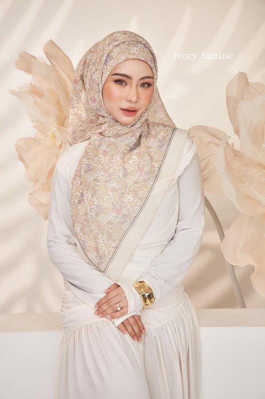 Petals in Ivory Jasmine