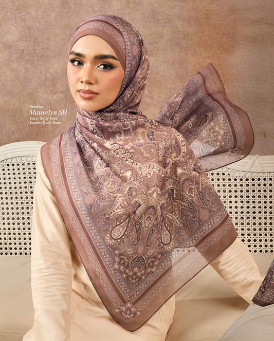 Aniesha in Mauvelyn Cotton Shawl