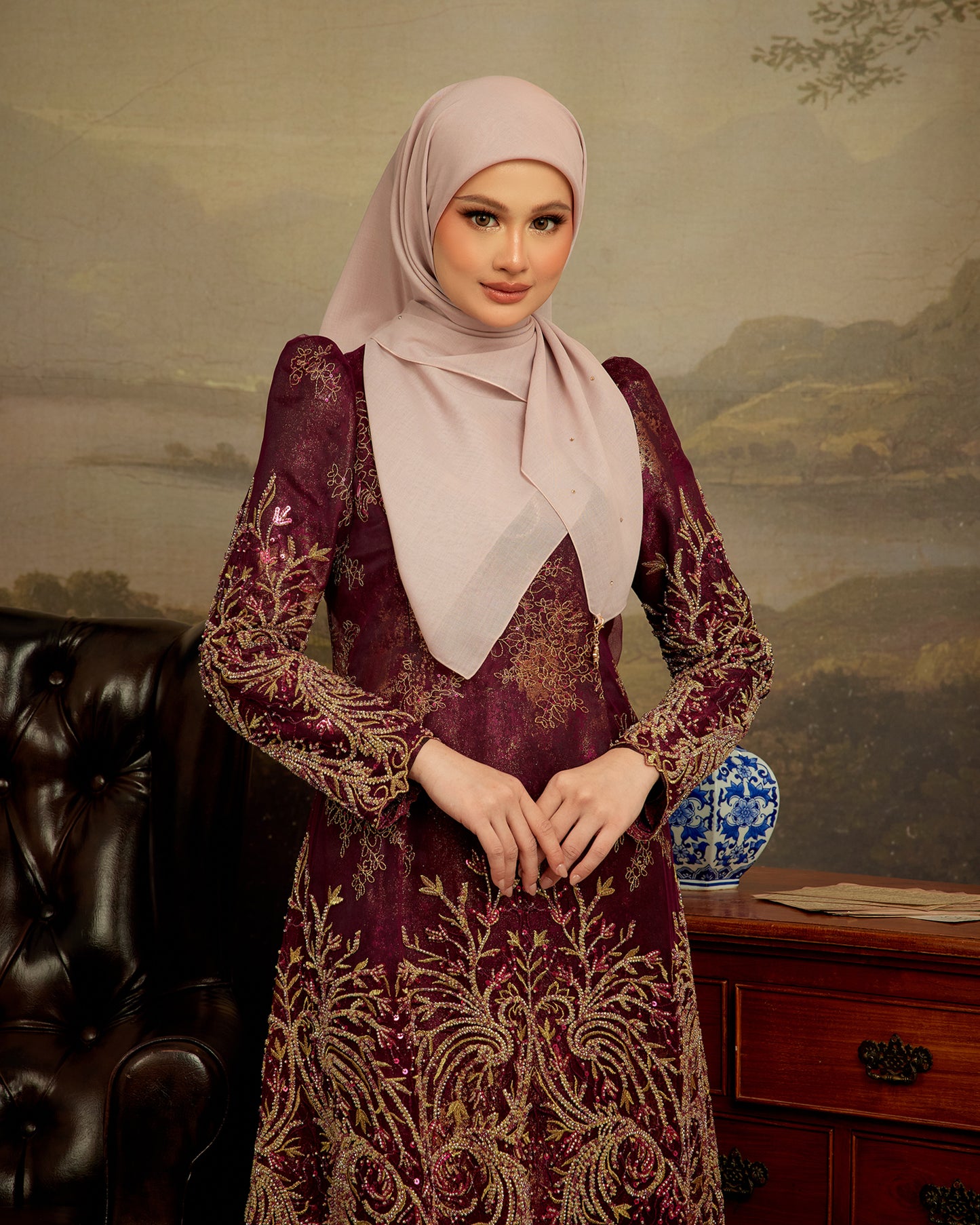 Sparcle in Light Taupe