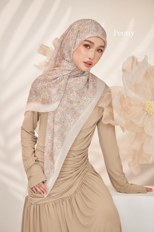 Petals in Peony