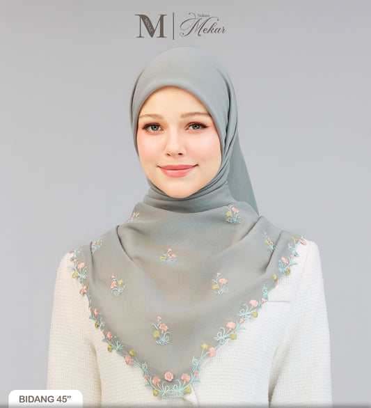 Sulam Mekar in Grey 45”