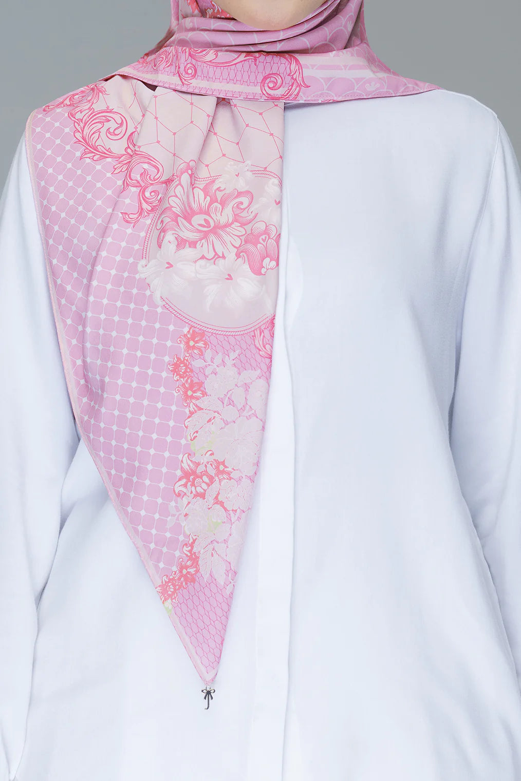 The English Tiles Square | Emilene in Pink