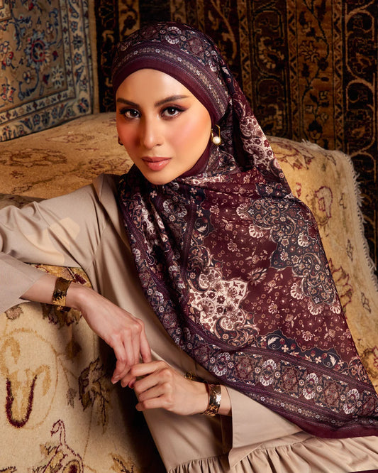 Sultana in Ruhena Shawl