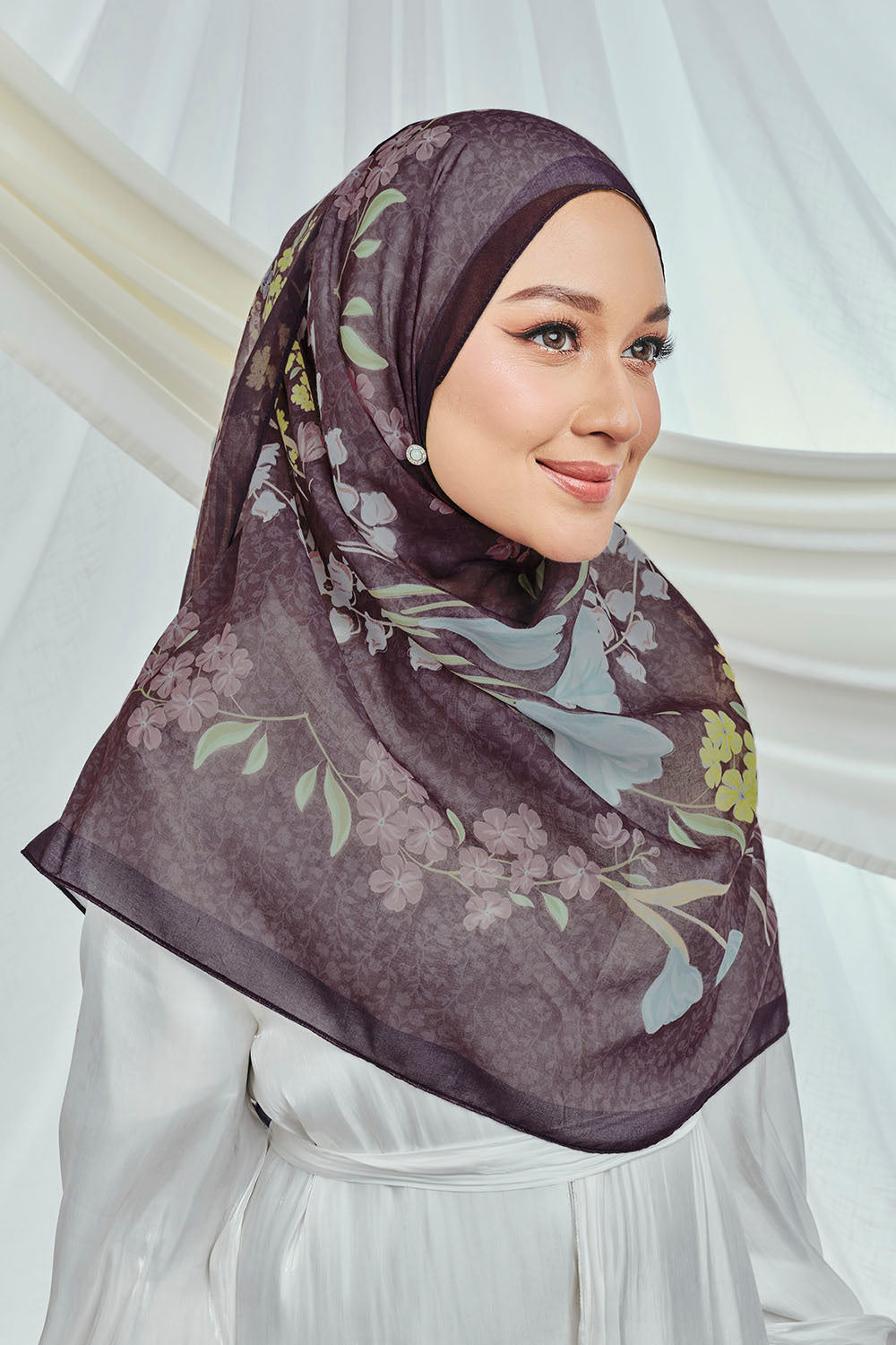 Nessa Alora in Cool Jules