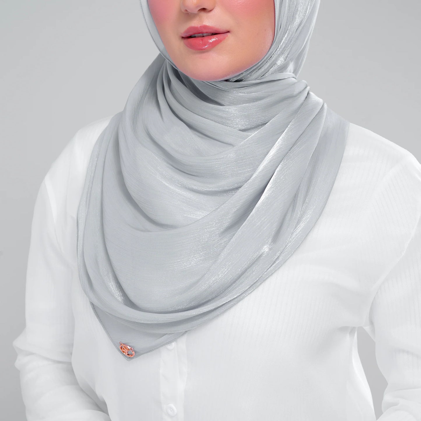 ‘NEW’ Raia Shawl | Ironless Shimmer in Light Grey