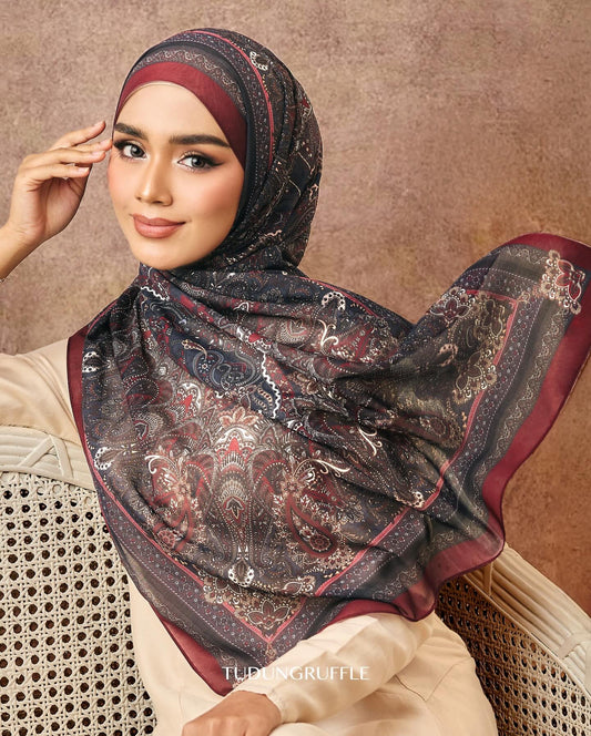 Aniesha in Midnira Cotton Shawl