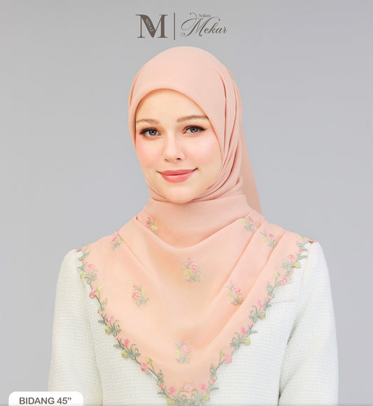 Sulam Mekar in Blush 45”