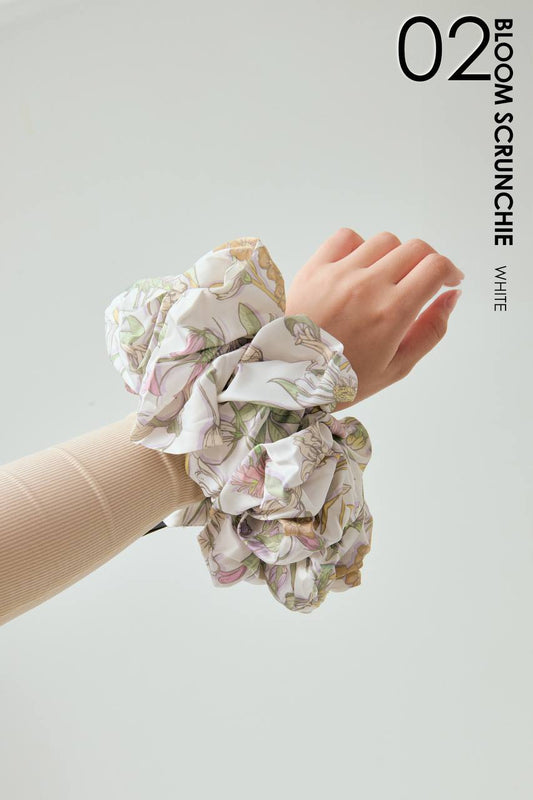 Poof & Bloom Scrunchie in White
