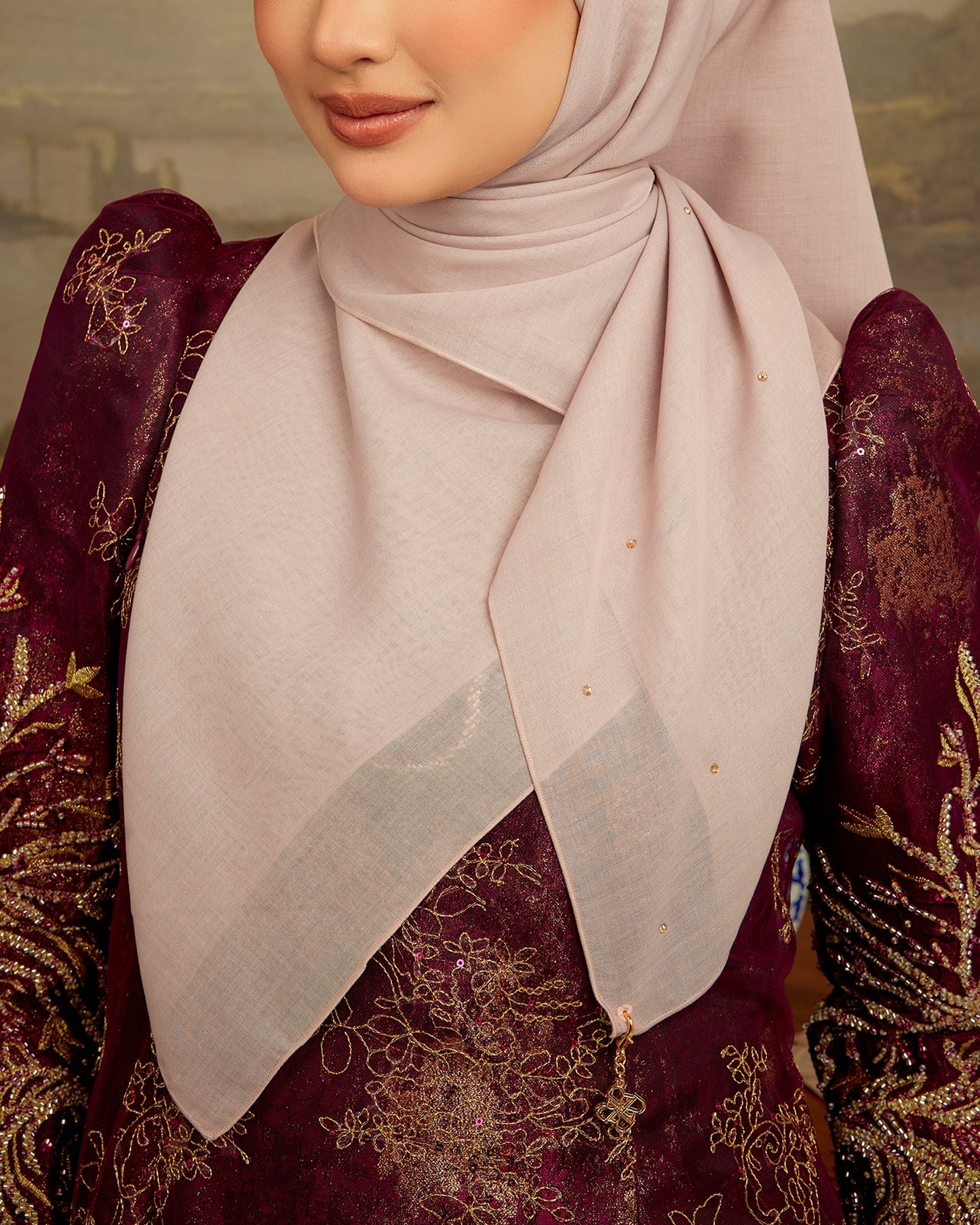 Sparcle in Light Taupe