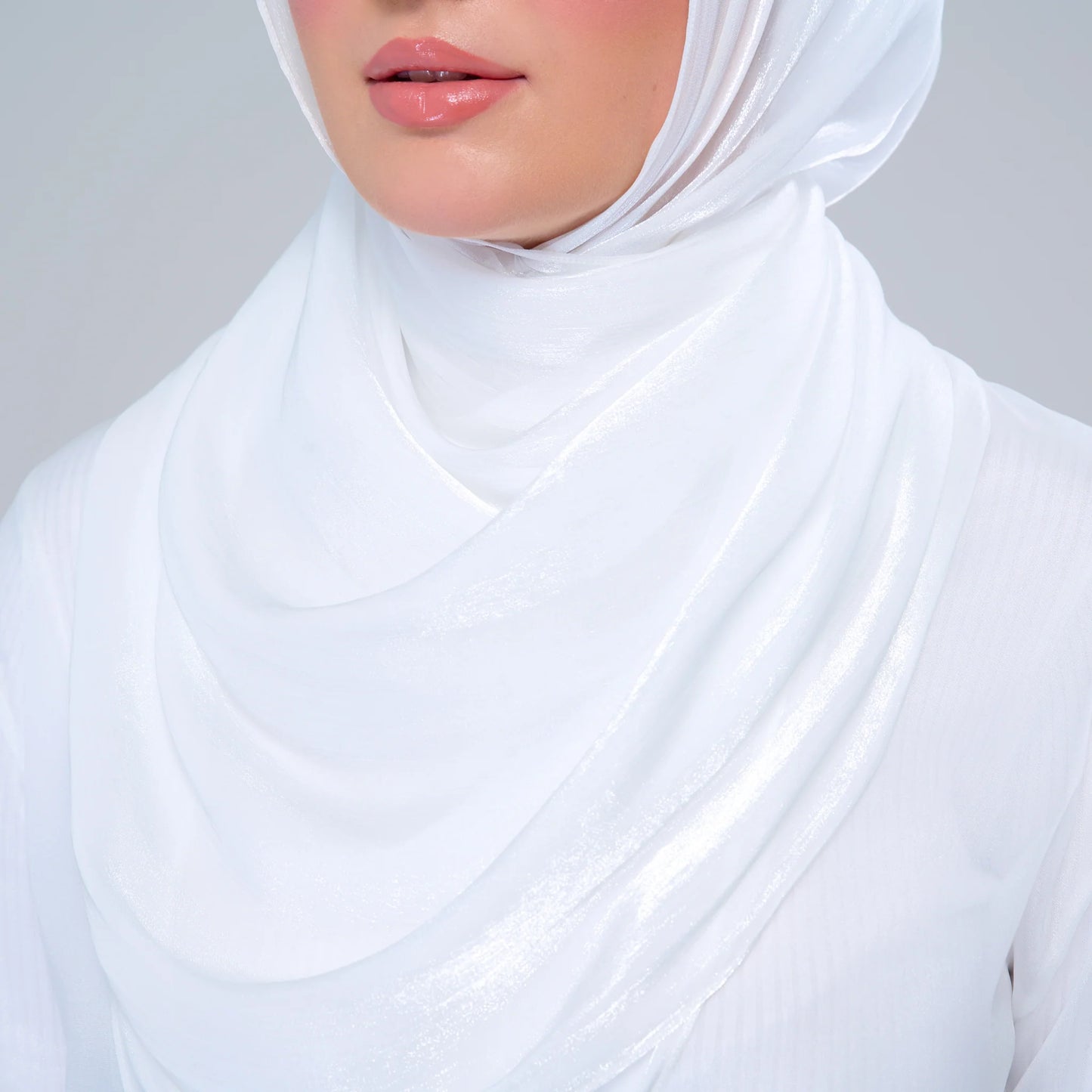 ‘NEW’ Raia Shawl | Ironless Shimmer in Bridal White