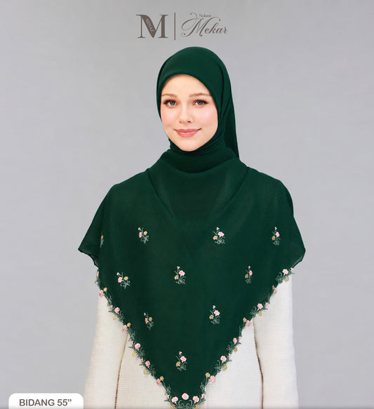 Sulam Mekar in Emerald Green 55”