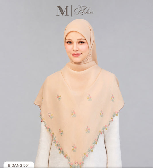 Sulam Mekar in Dusty Peach 55”