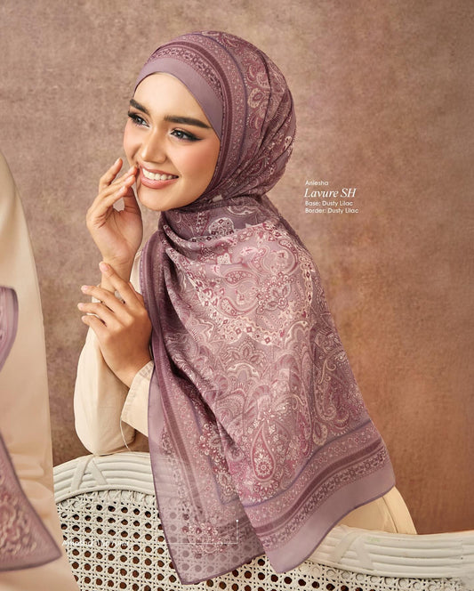 Aniesha in Lavure Cotton Shawl