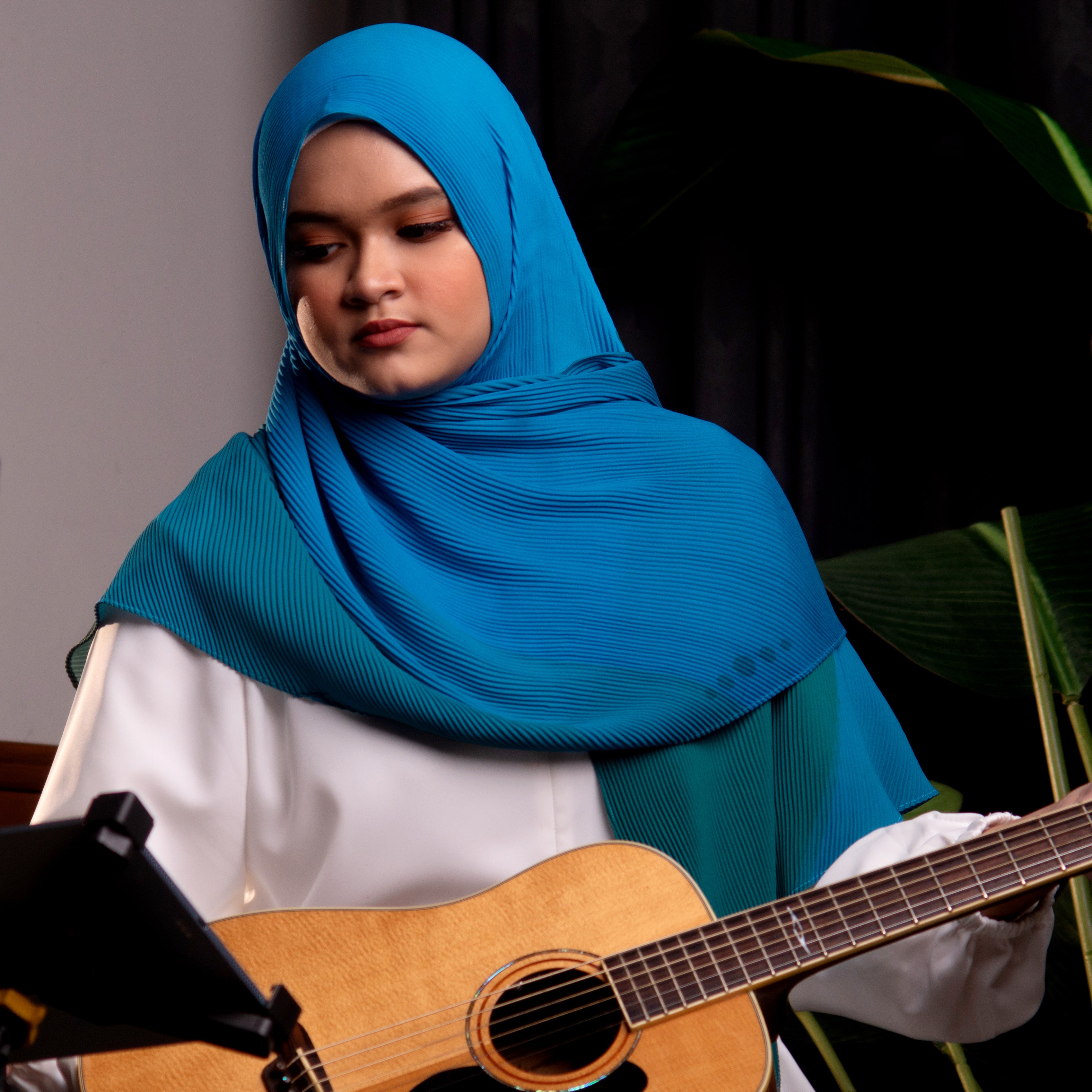 pleated shawls