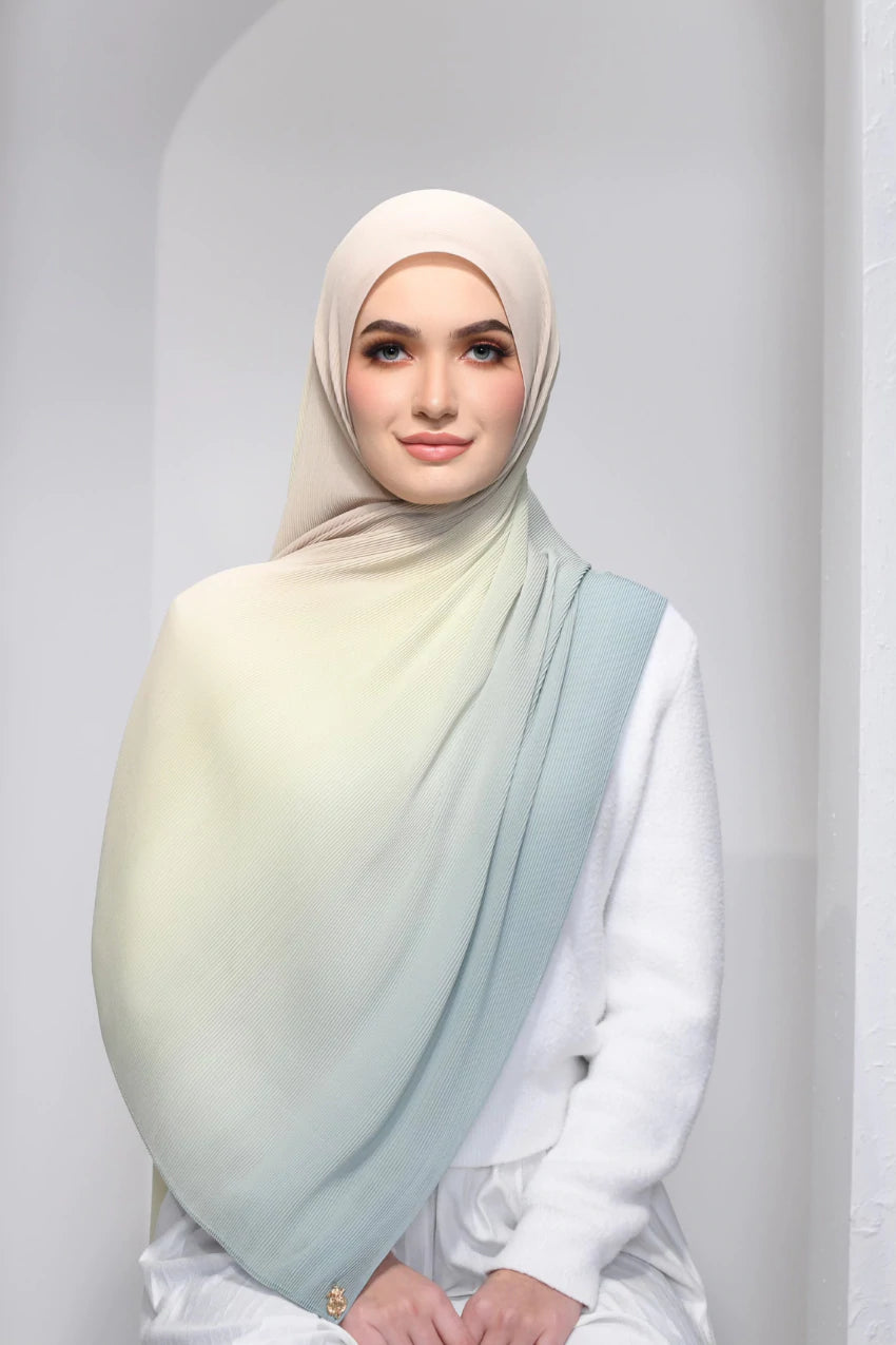 Ombre Lumiere in Lily