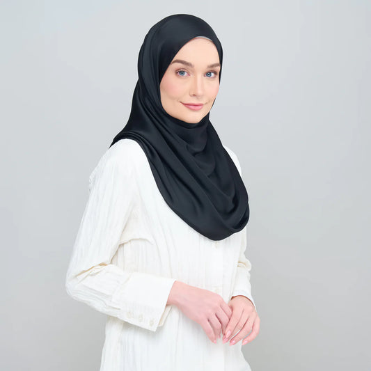 Medina Silk Shawl in Black